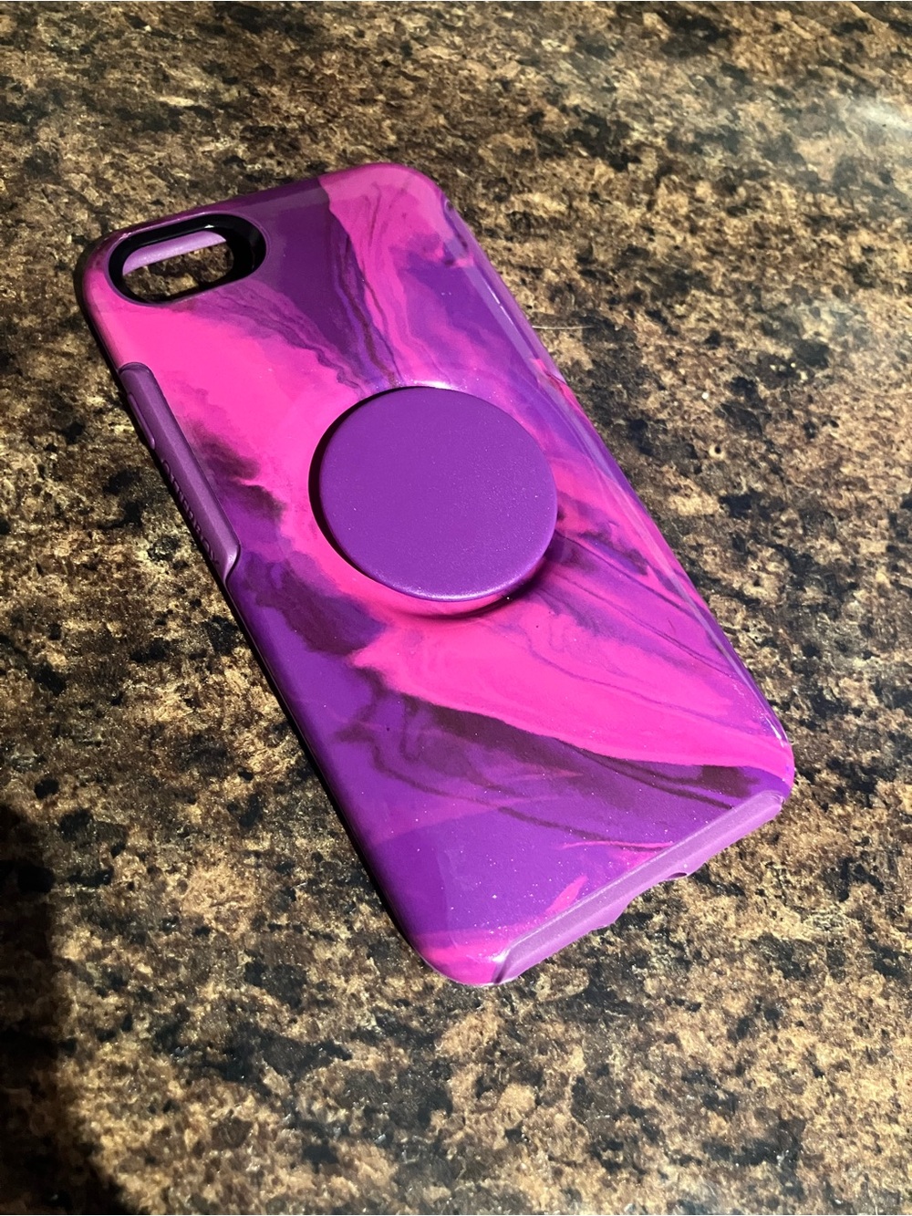 OtterBox Symmetry Case for iPhone SE (2nd and 3rd Gen) & 7/8 in Berry Flow 💜